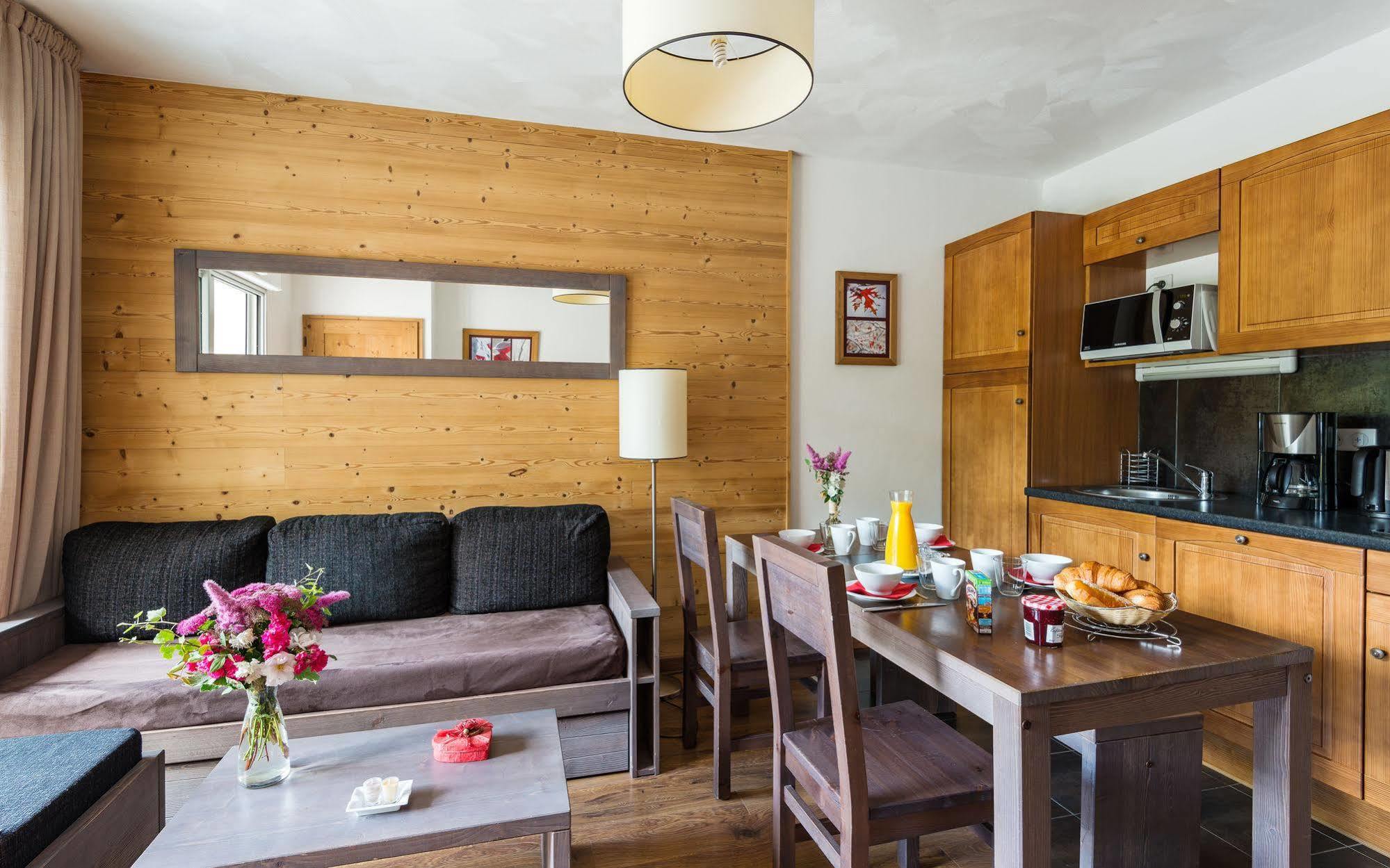 Lagrange Vacances Le Clos Saint Hilaire Exterior foto